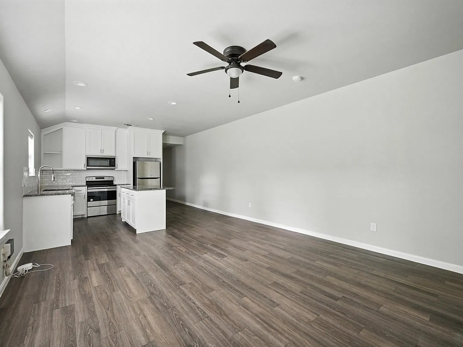 910 North Throckmorton Street Sherman 75090 - 914 — Photo 3