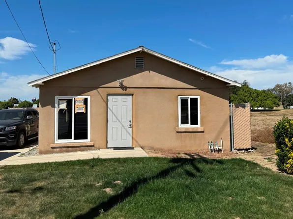 2753 Thompson Ave, Selma, CA 93662