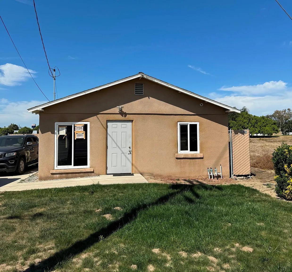 2753 Thompson Ave photo 1