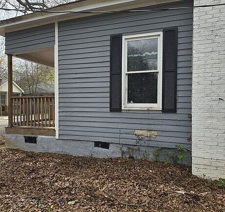 5th image of 512 Roberts St