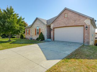 122 W Trail Point Dr, Nixa, MO 65714