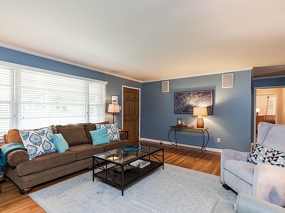 3rd image of 7925 Stratton Dr