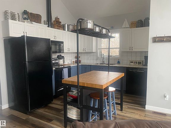4th image of 633 Lakeside Point E