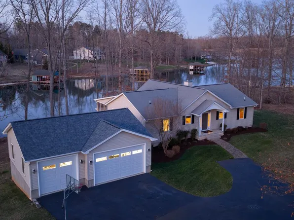 2045 Lake Forest Dr, Mineral, VA 23117