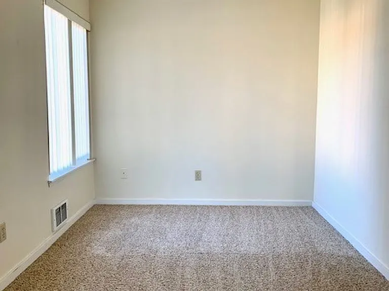 Tanglewood Apartments — Photo 18
