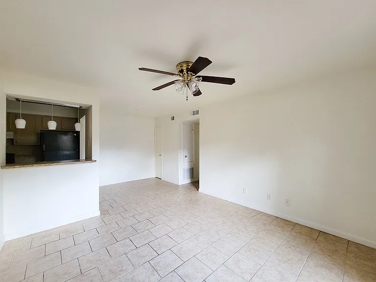 Kimberly House Apartments — Photo 22