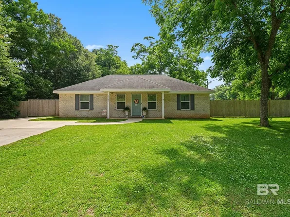 11191 Lakeland Dr, Grand Bay, AL 36541