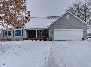 2499 Crestwood Dr, Adrian, MI 49221