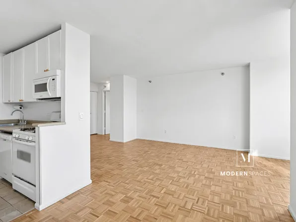 4-74 48th Avenue image 10 of 28