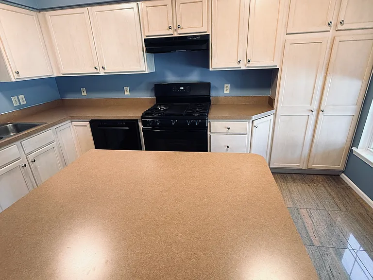1688 Pinewind Dr — Photo 15