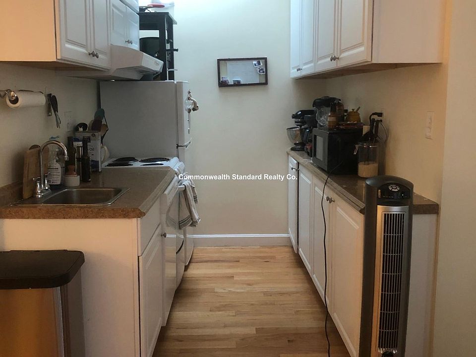 2nd image of 9 Grove St APT 4R