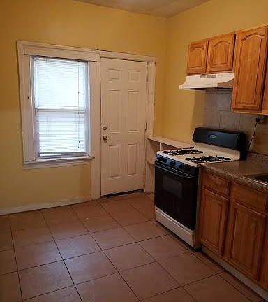 4th image of 316-318 Mount Prospect Ave Unit 1