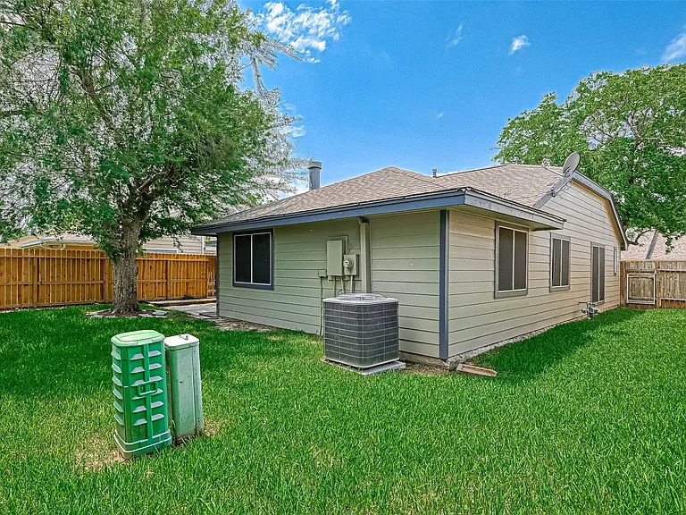 2235 Sentinal Oaks St — Photo 34
