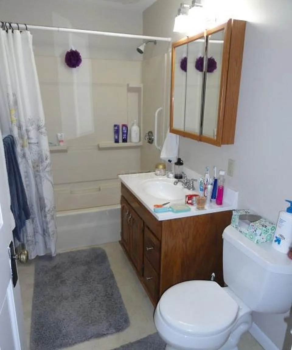 3 bed, $5,000 — Photo 2