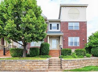 8012 Golden Valley Rd, Golden Valley, MN 55427