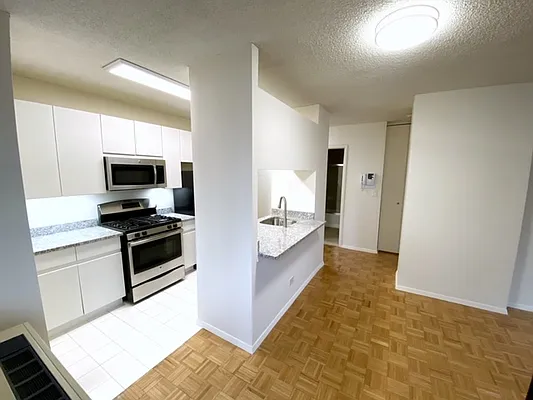 Rented by Royal Operation System | media 18