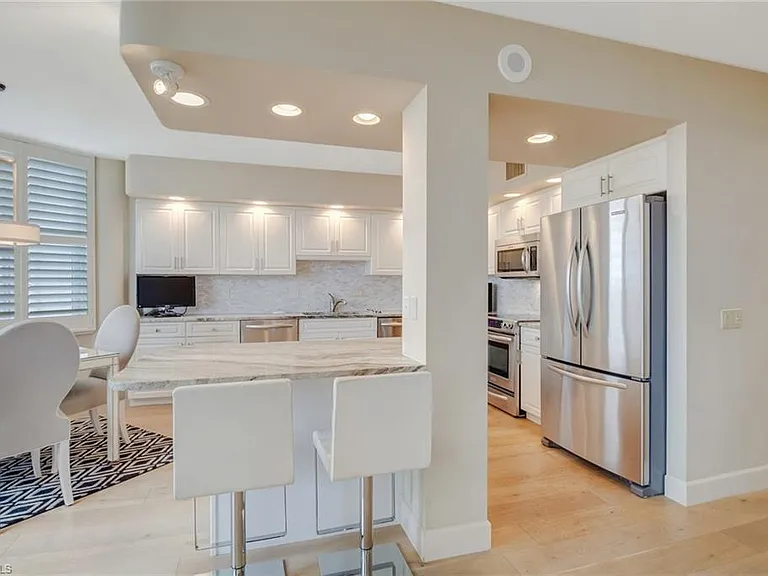 4041 Gulf Shore Blvd N #7 — Photo 9