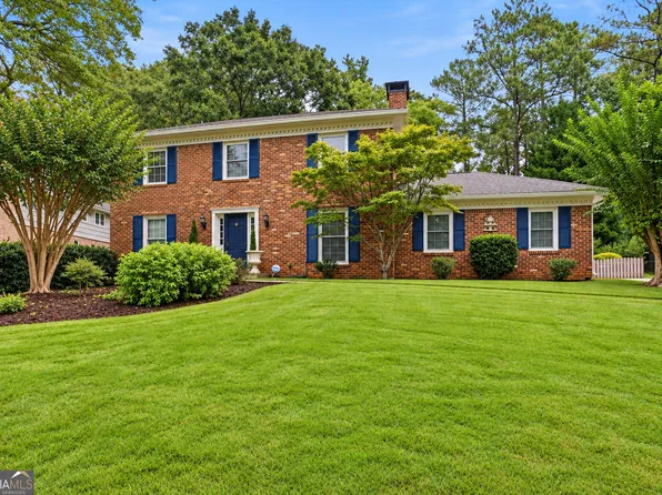 2377 Castleridge Ct, Tucker, GA 30084