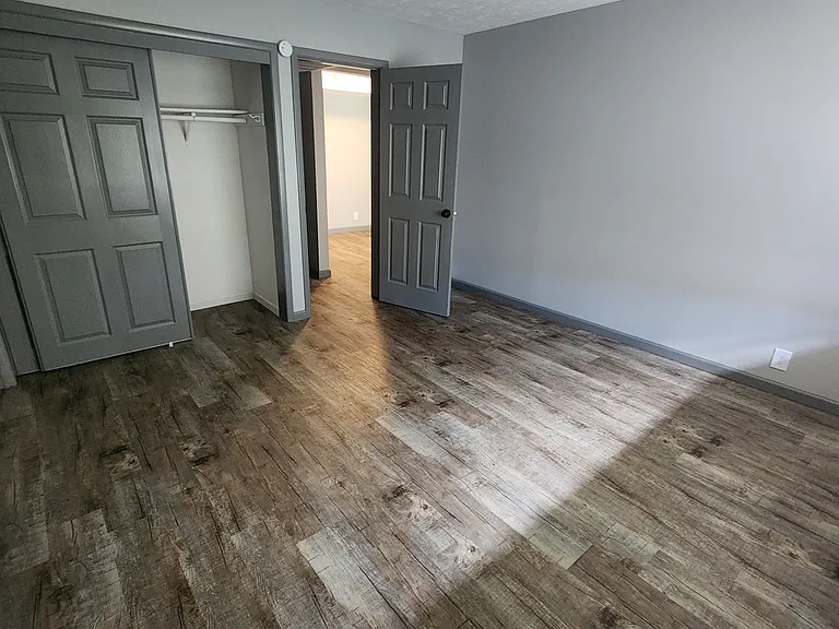 3915 N 109th Plz #1 — Photo 9