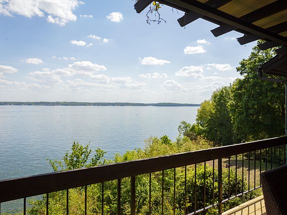 5th image of 226 River Point Rd