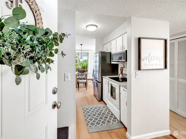 12525 NE 145th Place #F96, Kirkland, WA 98034