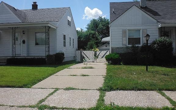 2nd image of 7369 Grandville Ave