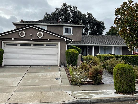 2nd image of 21452 Elm Ct