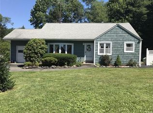 2 Cynthia Rd, Cortlandt Manor, NY 10567