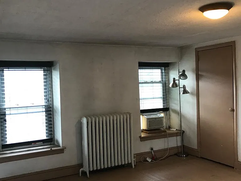 241 Gates St — Photo 17