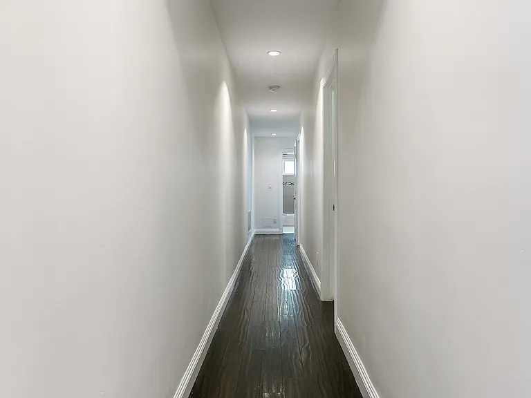 941 N Croft Ave #941 — Photo 8