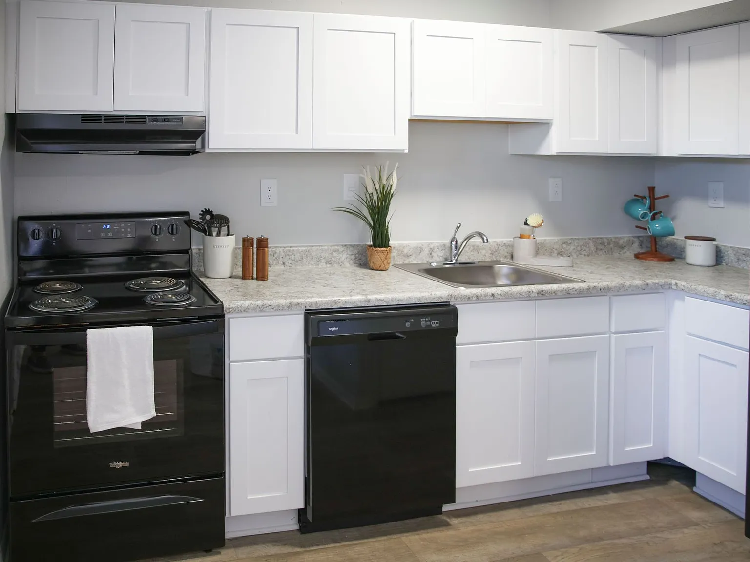 Aden Park Apartments — Photo 3