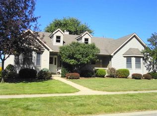 1405 Beckland Dr, Angola, IN 46703