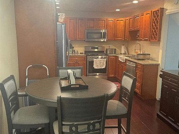 2nd image of 6654 Crenshaw Dr