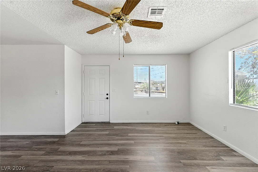 2 bed, 1.0 bath, 1432 sqft, $1,450 — Photo 4