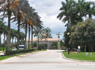 19496 S Whitewater Ave, Fort Lauderdale, FL 33332