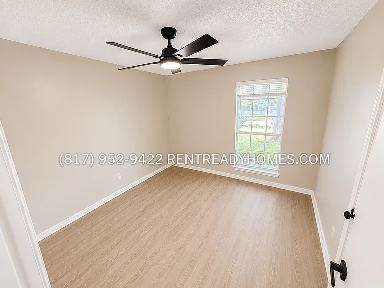 4404 Willow Crest Dr — Photo 5