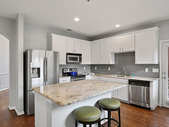 5th image of 604 Mozart Way
