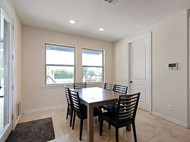 4627 Miramar Dr — Photo 9