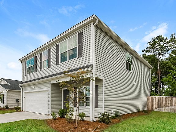 4th image of 247 Clydesdale Cir