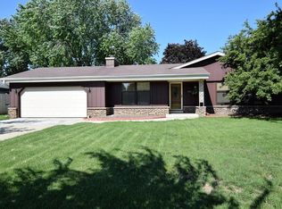 9319 S 35th St, Franklin, WI 53132