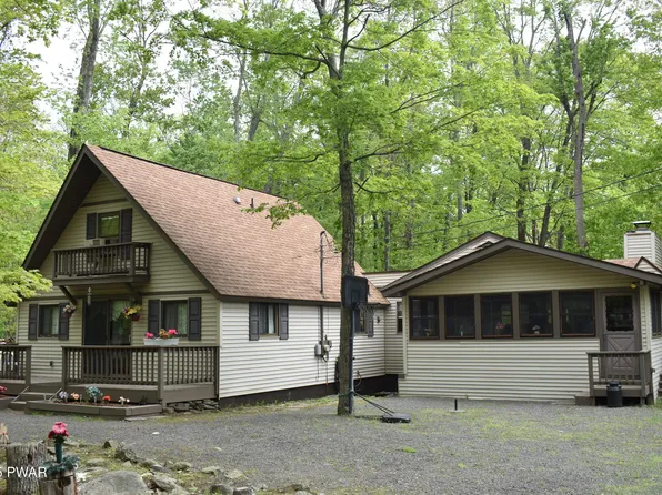 121 Mountain View Dr, Lords Valley, PA 18428