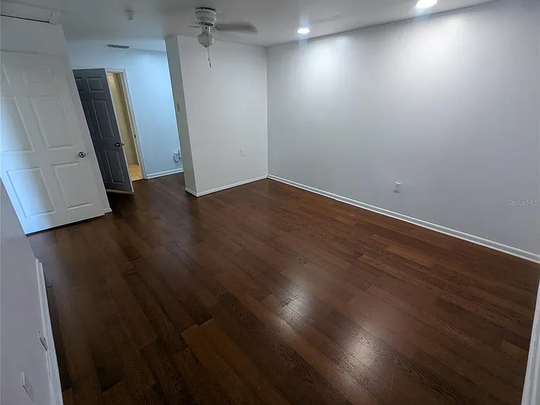 1521 Normandy Way — Photo 17