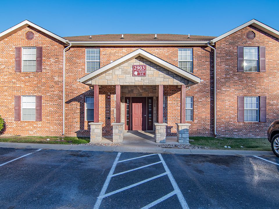 1st image of 2903 Vineyards Pkwy APT 2