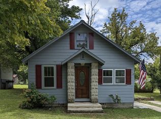 962 3rd St, Tracy City, TN 37387