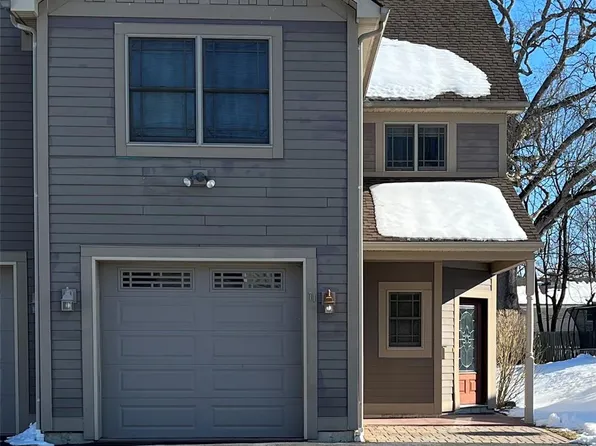 71 Railroad Ave, Montgomery, NY 12549