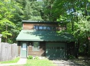 427 Turners Falls Rd, Montague, MA 01351