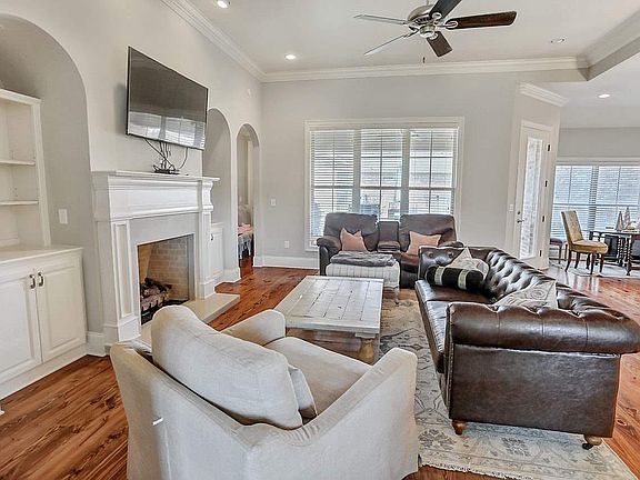 4th image of 116 Windward Way