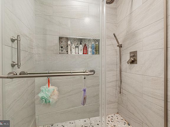 3rd image of 1713 Landmark Dr Unit 3B