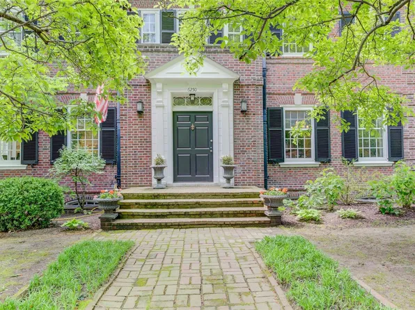 6250 Westminster Pl, Saint Louis, MO 63130