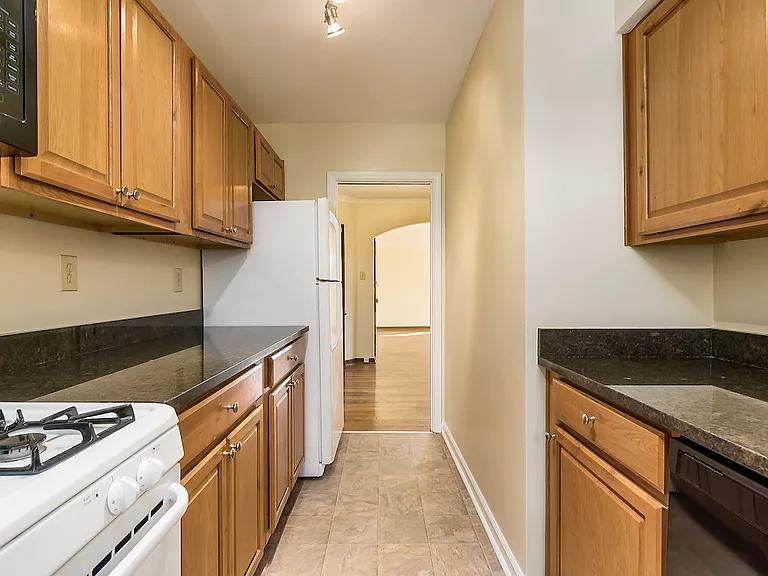 1653 Westwood Ave #D — Photo 16